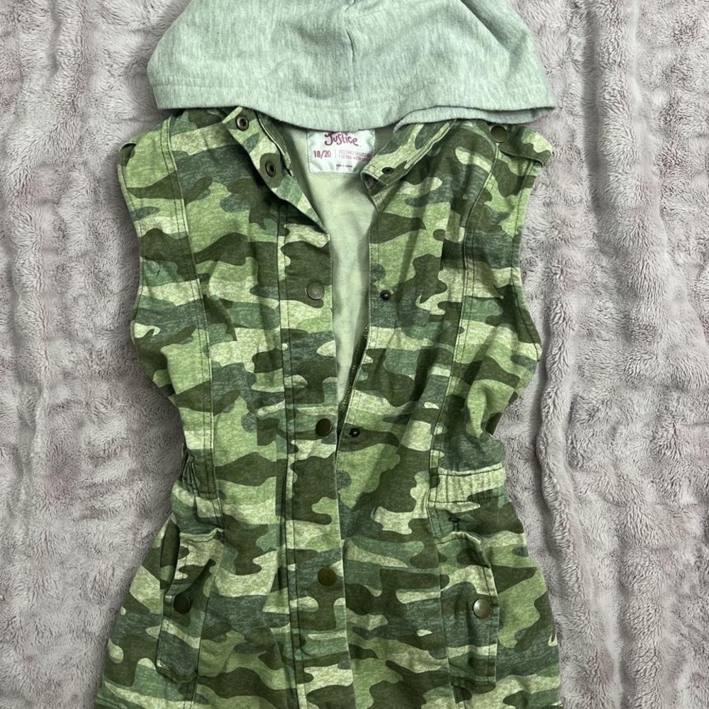 Vintage y2k Justice camo hooded vest